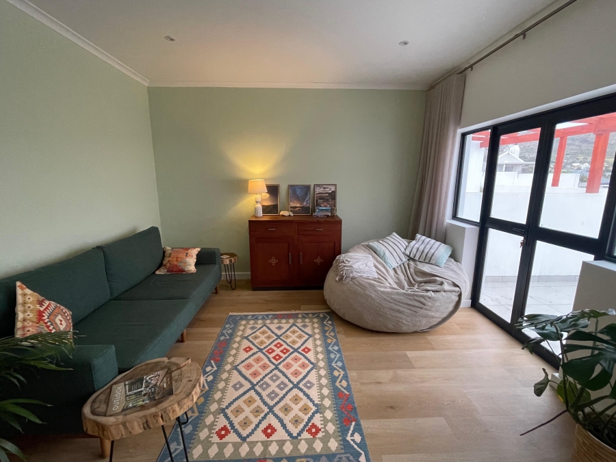 To Let 2 Bedroom Property for Rent in Capri Western Cape
